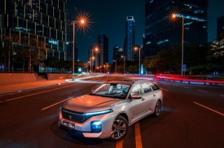 10萬級優質旅行車繞不開這款，空間大動力足，車內可遠程控家居