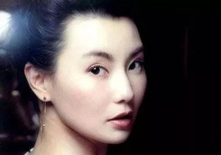 她影后頭銜多的數不過來，紅遍兩岸三地，國際上是首屈一指華人女星