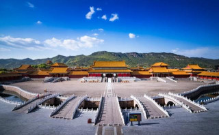 浙江一個國家AAAAA級旅遊景區的大型景區，被譽為“好萊塢”