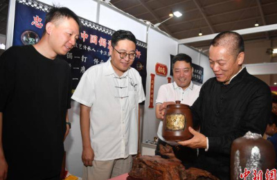 雲南鋦瓷技藝薪火相傳 個性化定制成潮流_付忠華_向付忠_文化