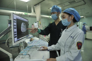 醫生和護士戀愛是啥感覺？護士說像嫁了個科普貼，網友卻直呼好甜