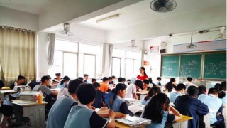 “我們陪伴您”中南傳媒教師節專欄丨楊靜芳：語文漫教學和歷史故事課讓學生成績飛升