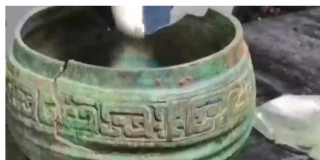 可憐的小王妃被放到了古墓裏，為兩名夭折的王子陪葬_墓室_孩子_王羲之
