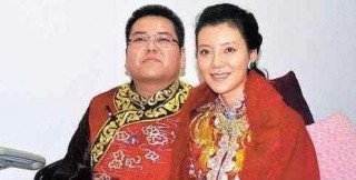 娛樂圈女星「其貌不揚」的富商前夫對比，被最後一個丑哭！