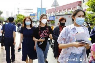情報站｜濟南旅遊學校考點家長不懼高溫“陪考”，為孩子們加油！