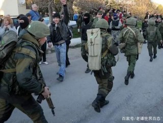 軍隊為什麼不允許玩手機？這張軍人自拍照，給國際社