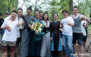 李沁秦昊新劇《南歌》殺青，男二號年僅13歲，曾飾少年張無忌