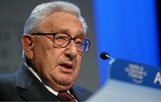 事關中美關系新階段，外交部重磅發聲，97歲基辛格果然沒說錯