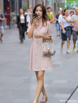高顏值美女，新潮另類服飾，同樣潮流時尚