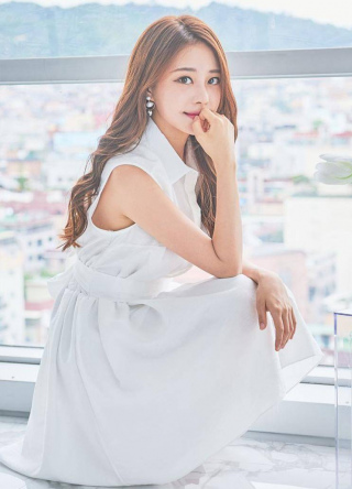 氣質溫柔的姑娘，換了八套衣服，看起來都是一樣的甜