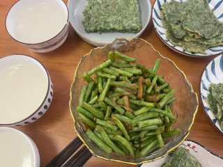 山東一家四口的早餐，曬朋友圈火了，網友：這樣的飯，也太喜歡了_煎餅_生活_營養