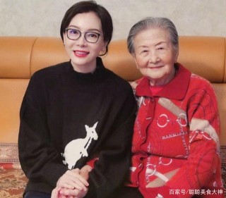 陳數曬98歲姥姥親手做的手擀面，網友指責不孝獲幾千個贊