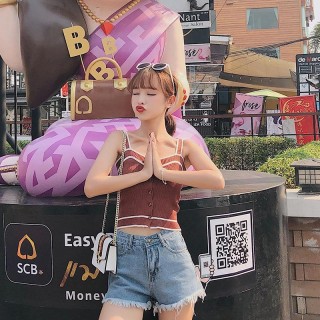 平胸當道，弔帶背心助你做女神
