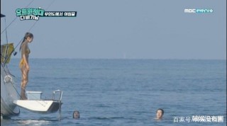 韓國女演員崔汝真“綜藝比基尼跳水”，大秀美腿、名品身材