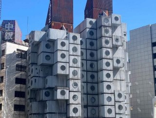 挑戰住“東京最怪異膠囊屋”，房間像太空艙，浴缸馬桶連成一體