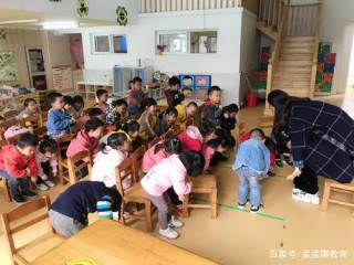 提供操作性較強的遊戲材料，培養幼兒的創新意識和探索能力