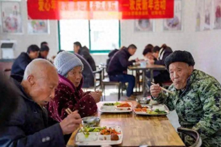 腦梗跟吃飯有關?醫生苦勸：吃飯前後這幾件事別忽視，可不要多乾_習慣_腦血管_患者
