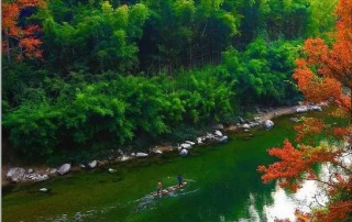 景致記錄：明朝廣西柳州融水，在真仙洞裏，徐霞客要紮竹筏遊山洞
