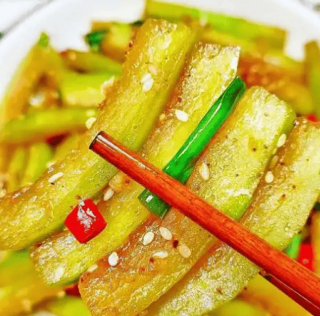 天草綱目：糖友注意了！這5種適合夏天吃的控糖涼拌菜，你們都吃對了嗎？_患者_黃瓜_食用