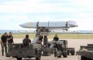 突然面臨空前危機！被美軍200艘艦艇圍住，蘇聯艦長無奈違背命令