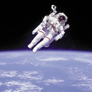 邁向太空自由行走第一步，解密星空的一大步！