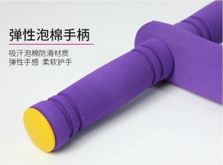 自律的美女健身達人，可愛的臉龐魔鬼的身材，令人羨慕