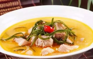 美食推薦：老鴨紅棗海帶湯，三鮮麵疙瘩，苦瓜炒蝦皮，蒜蓉拌油麥
