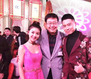 李小萌夫妻倆是娛樂圈的“一股清流”，無緋聞，穿搭也很素雅