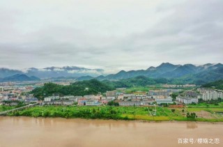 這座千年古城不僅靠海，還有一片美麗的山水，被譽為“文化之邦”