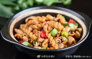 肉沫土豆、炒農家肉、洋蔥回鍋肉、香辣回鍋豬蹄、韭