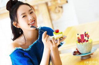 童瑤意外公開家居內景，嫁給富豪老公，家裏廚房卻有些過於簡單