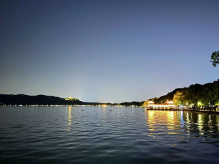 杭州太令人神往了！西湖十景概覽，每一處都是如詩如畫的絕美風景_美食_平湖秋月_景點