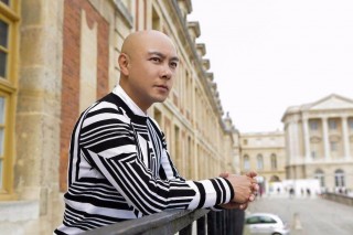 他是容祖兒偶像，顏值賽過謝霆鋒，光頭20年原因至今成謎