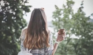 不辭職也能環遊世界，這個24歲的姑娘太酷了！