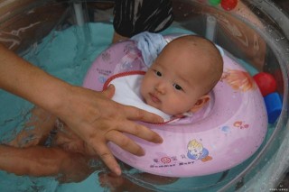 嬰兒泳池溺水索賠150萬，網友：別管家長怎麼樣，這是服務問題