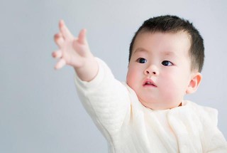 寶寶七八個月有4種“本領”，智商超過同齡人，你家孩子會嗎
