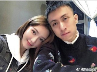 秦奮前女友喜哥也現形了，直播忘開美顏，網友：眼睛受到了暴擊！