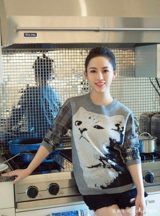小姐姐，你這麼漂亮身材有這麼好，做我女朋友可以嗎？
