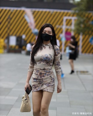 選一款個性的連衣裙，讓你盡顯身材，做漂亮女生
