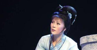 奴仆搶走千金小姐對她說：我會讓你當皇后的，後來果然成真