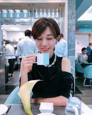 美女探秘Tiffany咖啡館 體驗最火下午茶 | 賞味直播預告