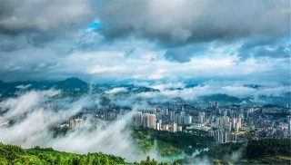 凱裏：背靠苗嶺，面朝清水江，是苗族文化旅遊之都
