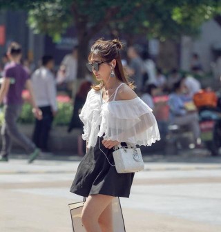 街拍：身材高挑的美女，穿什麼都好看