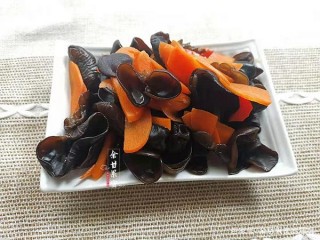 兄妹倆生日宴，有12道家常美食，蛋糕甜美，菜肴豐富味美