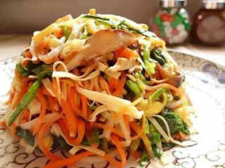 各種經典的小炒做法，讓家常菜豐富多樣