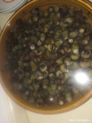 （香辣螺絲）這方面美食，最讓人痛心，不過出鍋時一切都值得