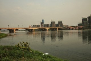 四川最慢的城市，一條大河貫穿全城，連老百姓都變得與世無爭