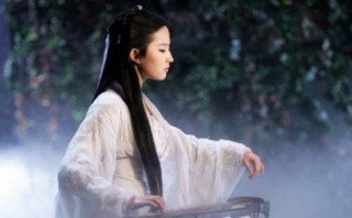 劉亦菲機場手拎10萬愛馬仕惹圍觀 網友：贏了檔次卻輸了氣質
