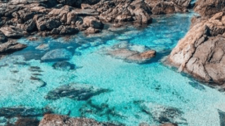 地球上最小的海，只能躺下一個人，卻從來沒有乾涸