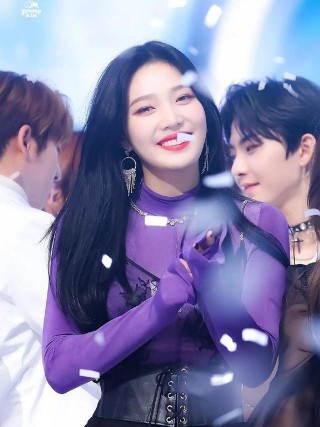 韓國女歌手Joy樸秀榮，可愛與性感並存，顏值惹人喜愛